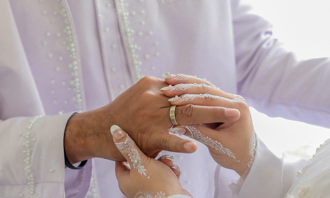 https://thediamondguys.com.au/wp-content/uploads/2023/08/Modern-Trends-in-Mens-Wedding-Rings-by-Dora.jpg